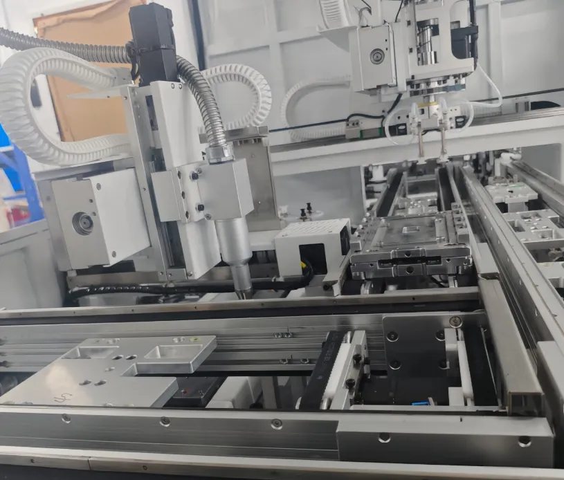 Semiconductor dispensing machine